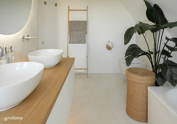 Mehrere Umsetzungen fugenloser Bäder