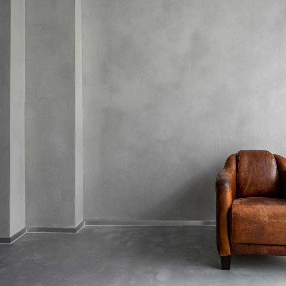 Fugenlose graue Böden im Wohnbereich