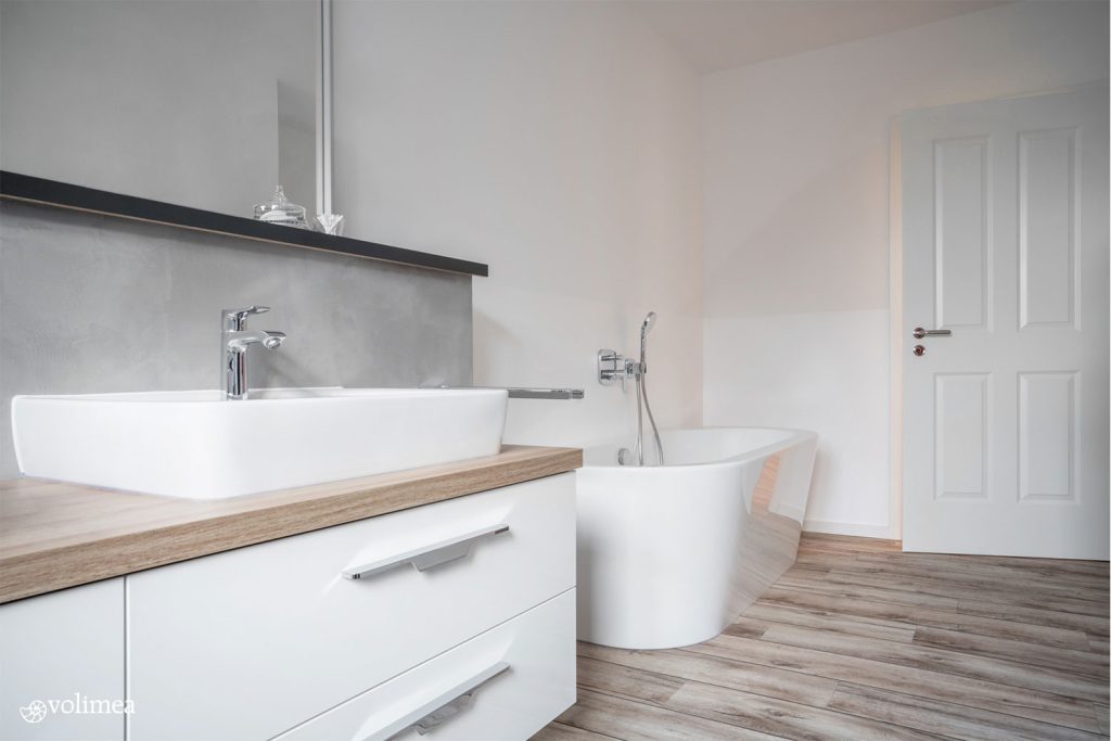 Die Wände eines Badezimmers wurden fugenlos gestaltet